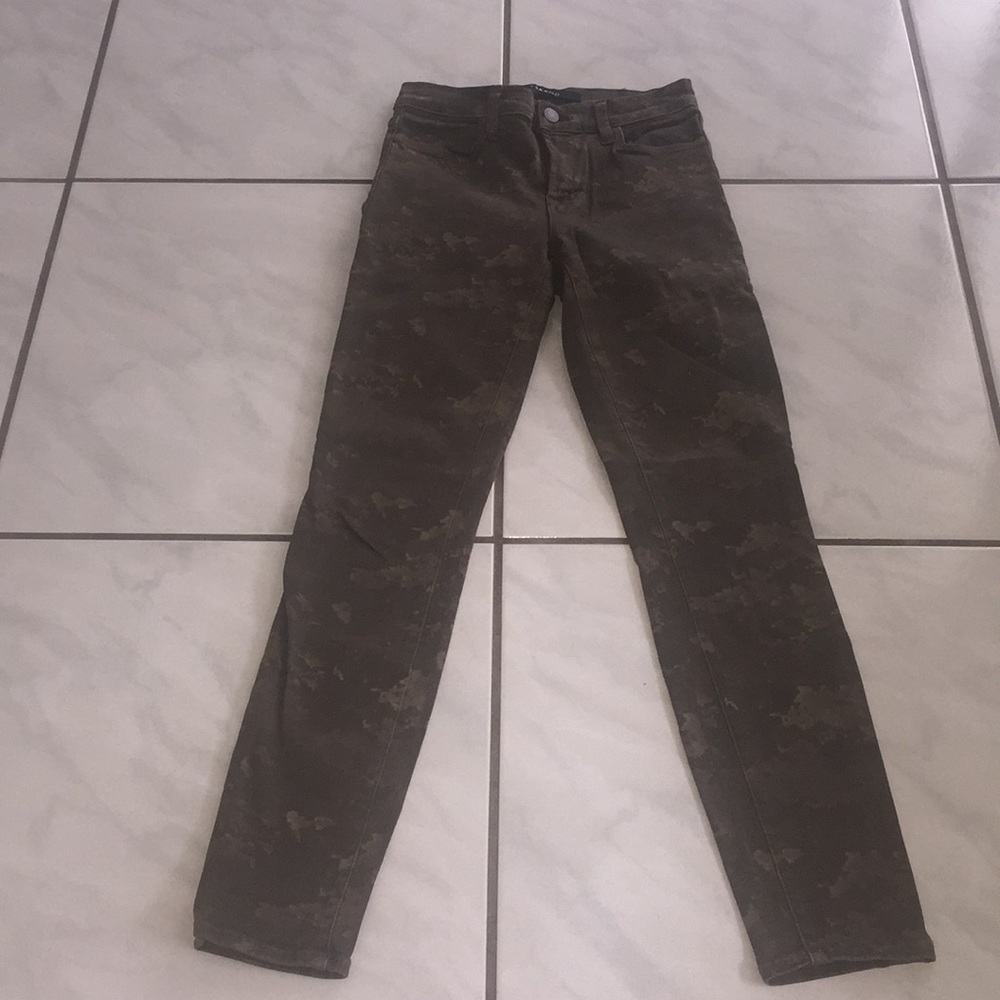 New Jbrand cropped skinny jeans size 25